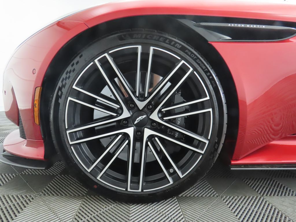 2024 Aston Martin DB12