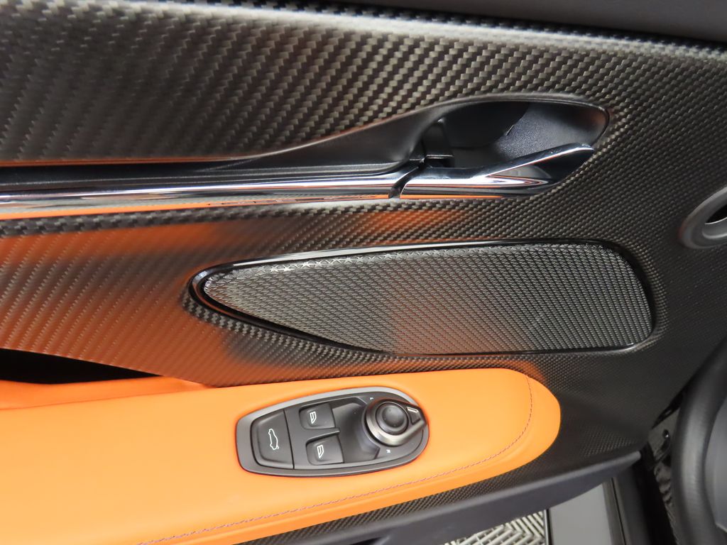 2025 Aston Martin DB12