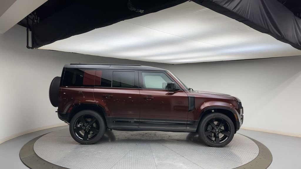 2025 Land Rover Defender 110