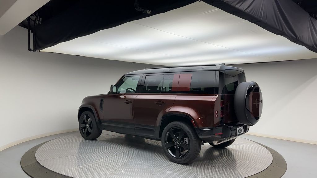 2025 Land Rover Defender 110