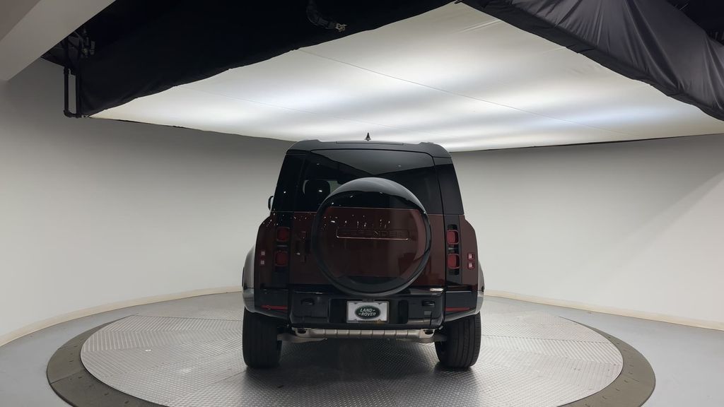 2025 Land Rover Defender 110