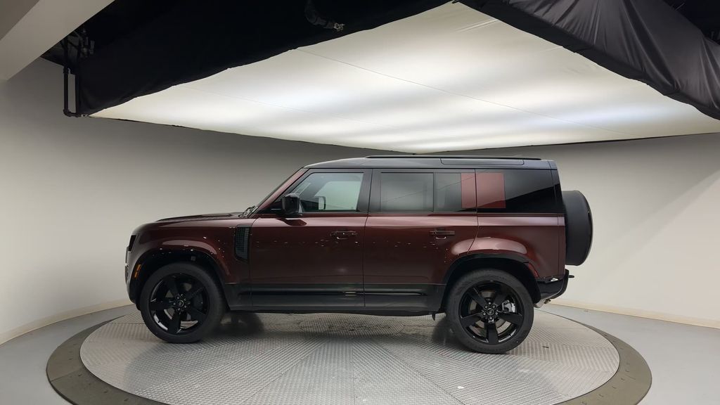 2025 Land Rover Defender 110