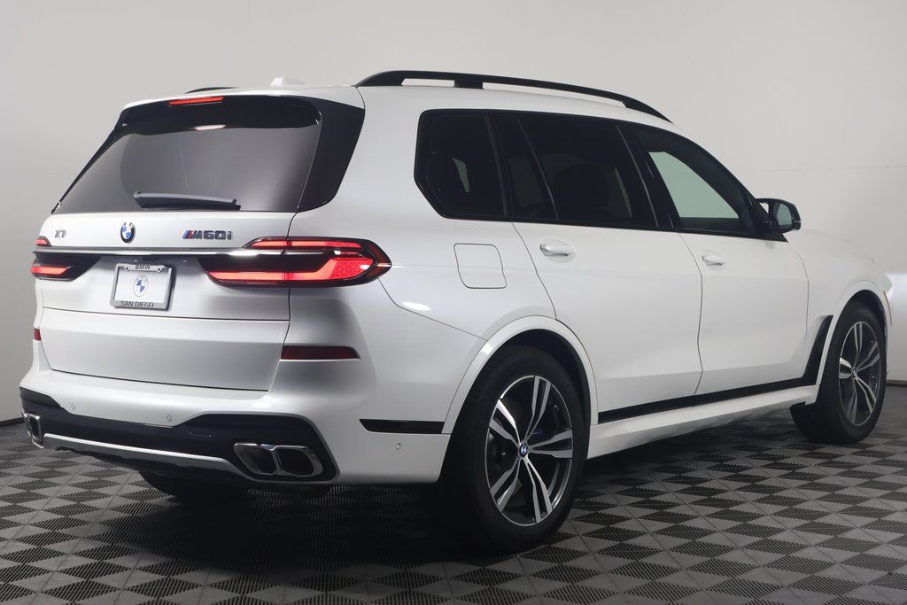 2025 BMW X7 M60i