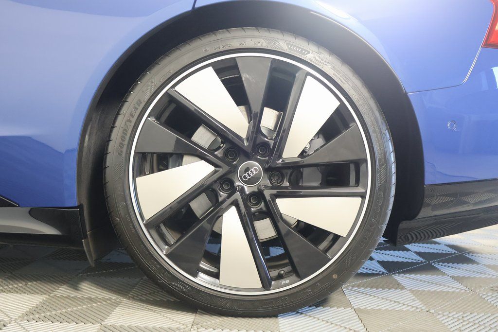 2024 Audi e-tron GT Electric ZEV quattro