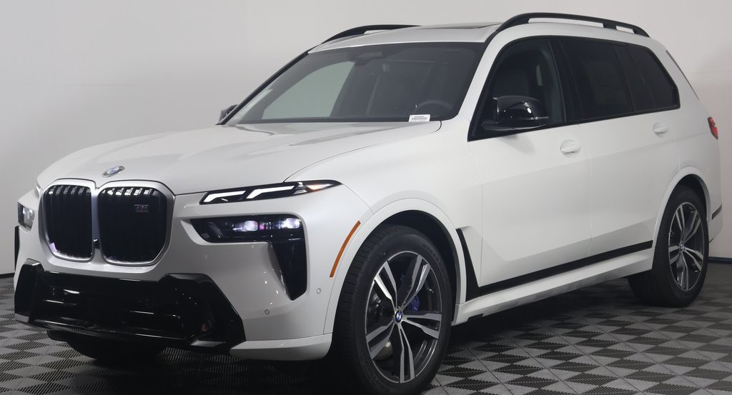 2025 BMW X7 M60i