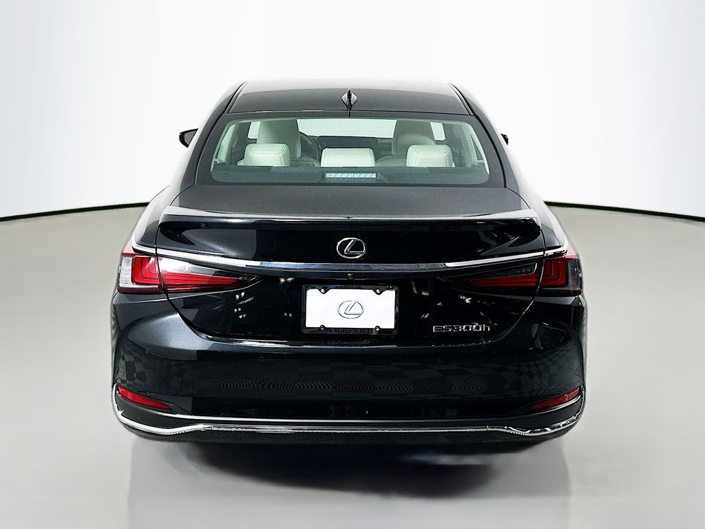 2025 Lexus ES