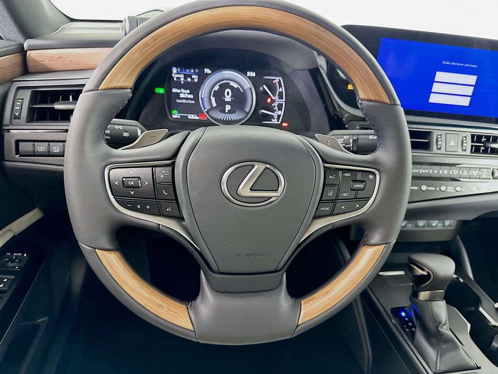 2025 Lexus ES