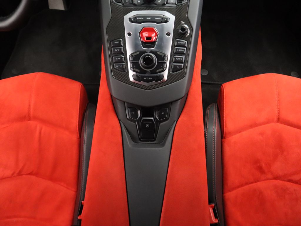 2014 Lamborghini Aventador