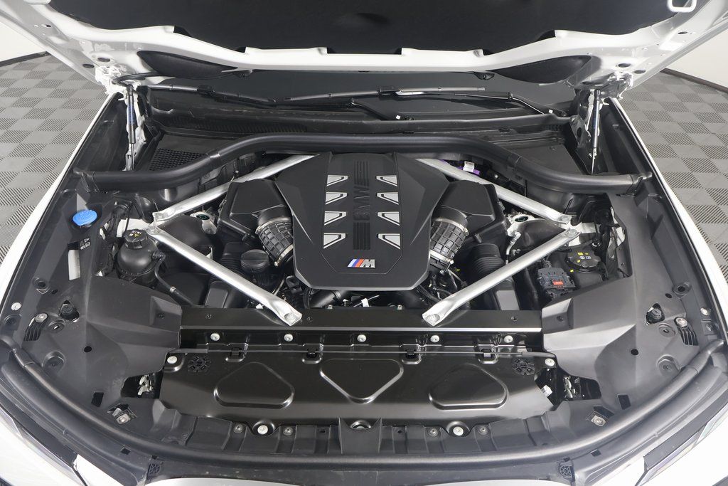 2025 BMW X7 M60i