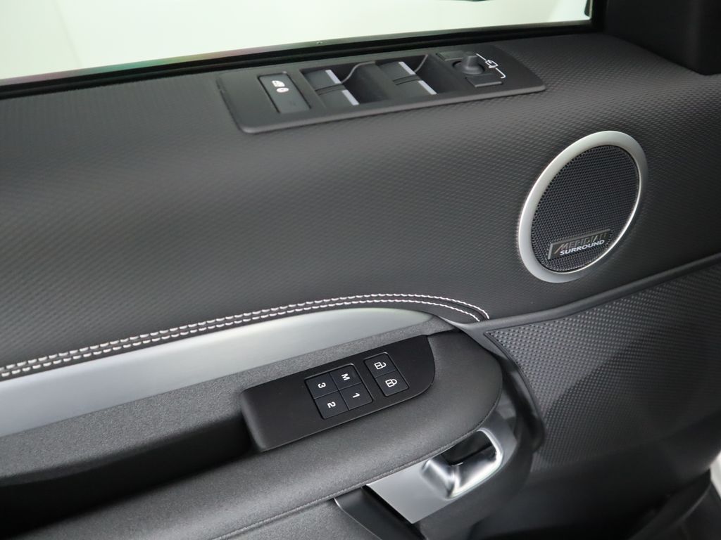 2025 Land Rover Discovery