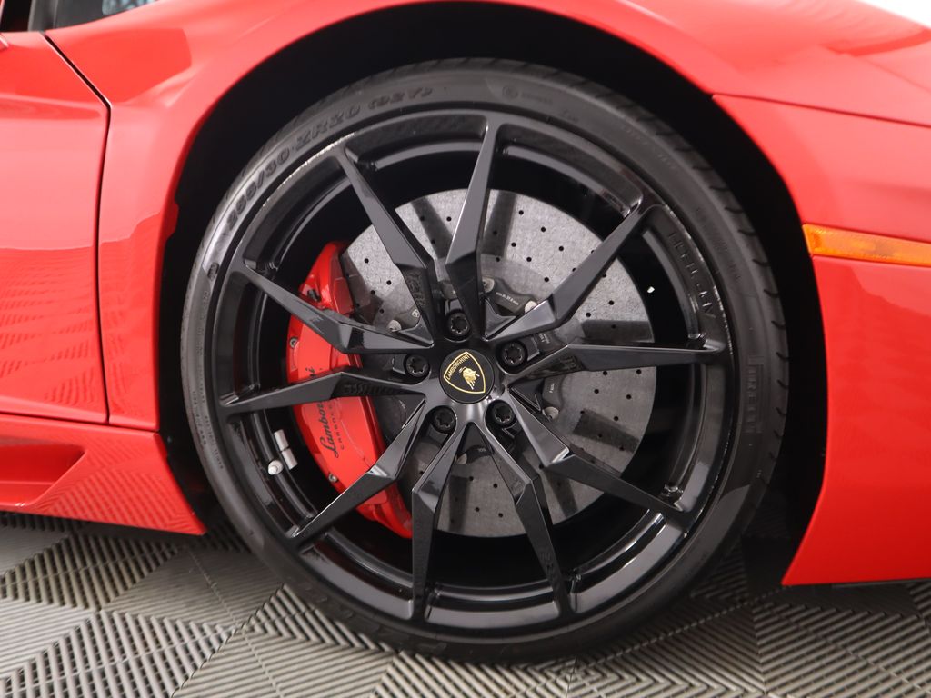 2014 Lamborghini Aventador