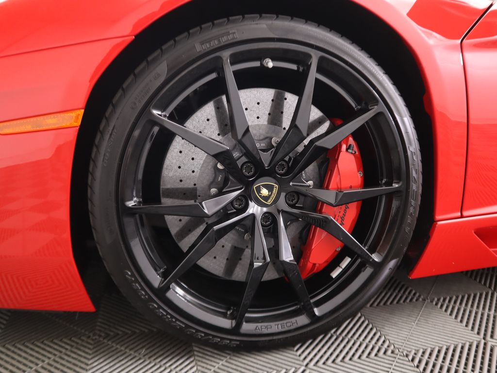 2014 Lamborghini Aventador