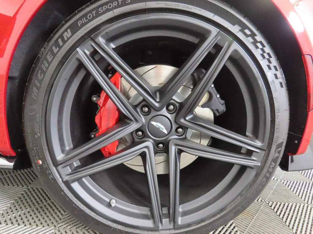 2025 Aston Martin Vantage Base V8 Coupe