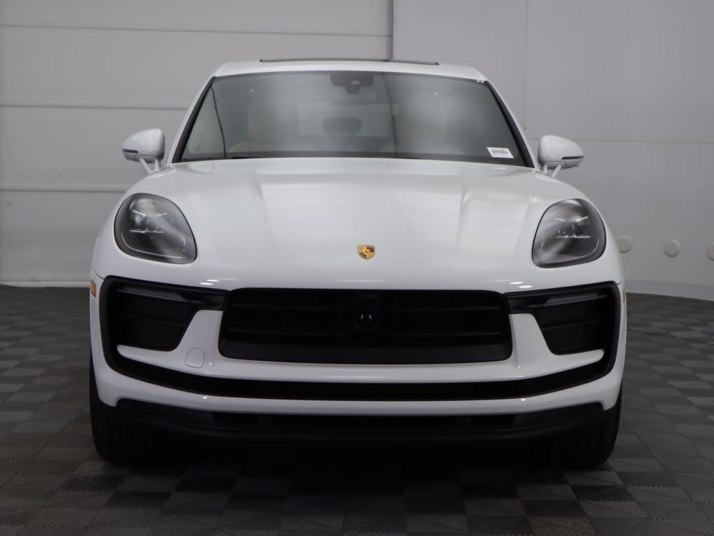 2025 Porsche Macan