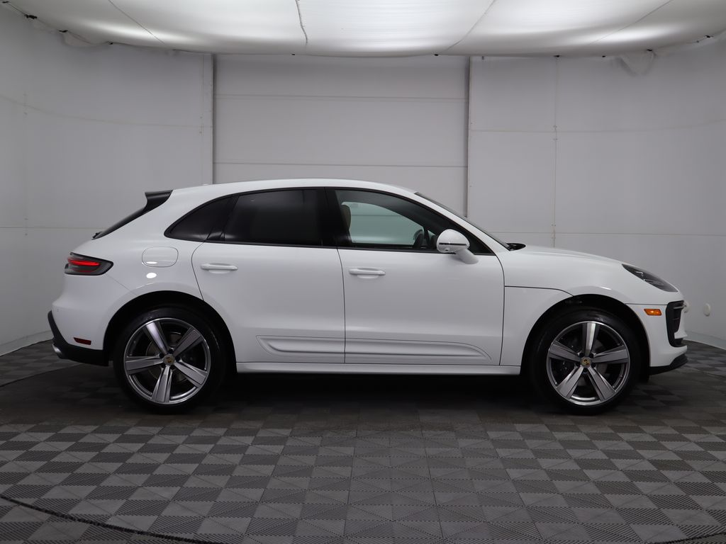 2025 Porsche Macan