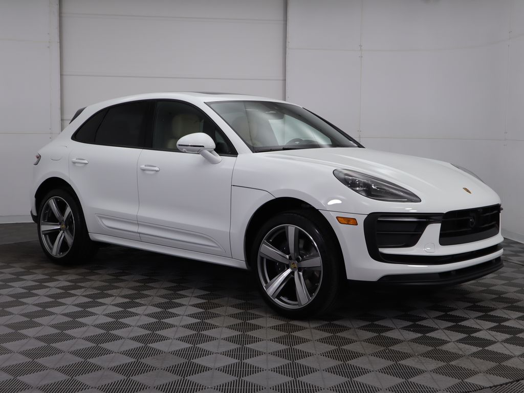 2025 Porsche Macan